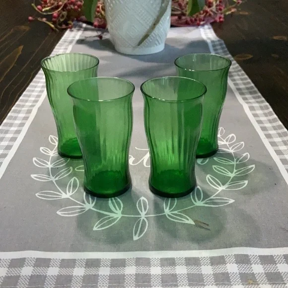 VINTAGE Bristol Green Mini Juice/ Shot Glasses - Picture 5 of 7